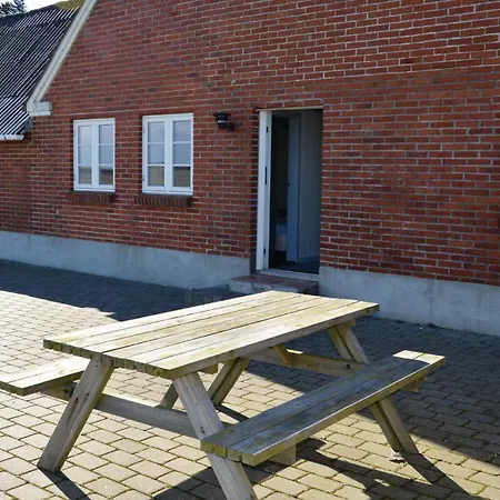 Lovely In Ringkobing With Wifi リンケビング