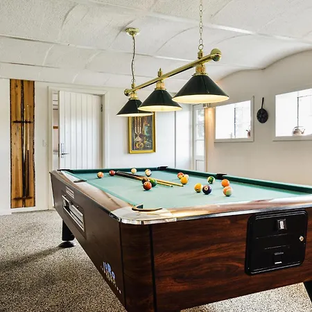 Lovely In Ringkobing With Wifi リンケビング